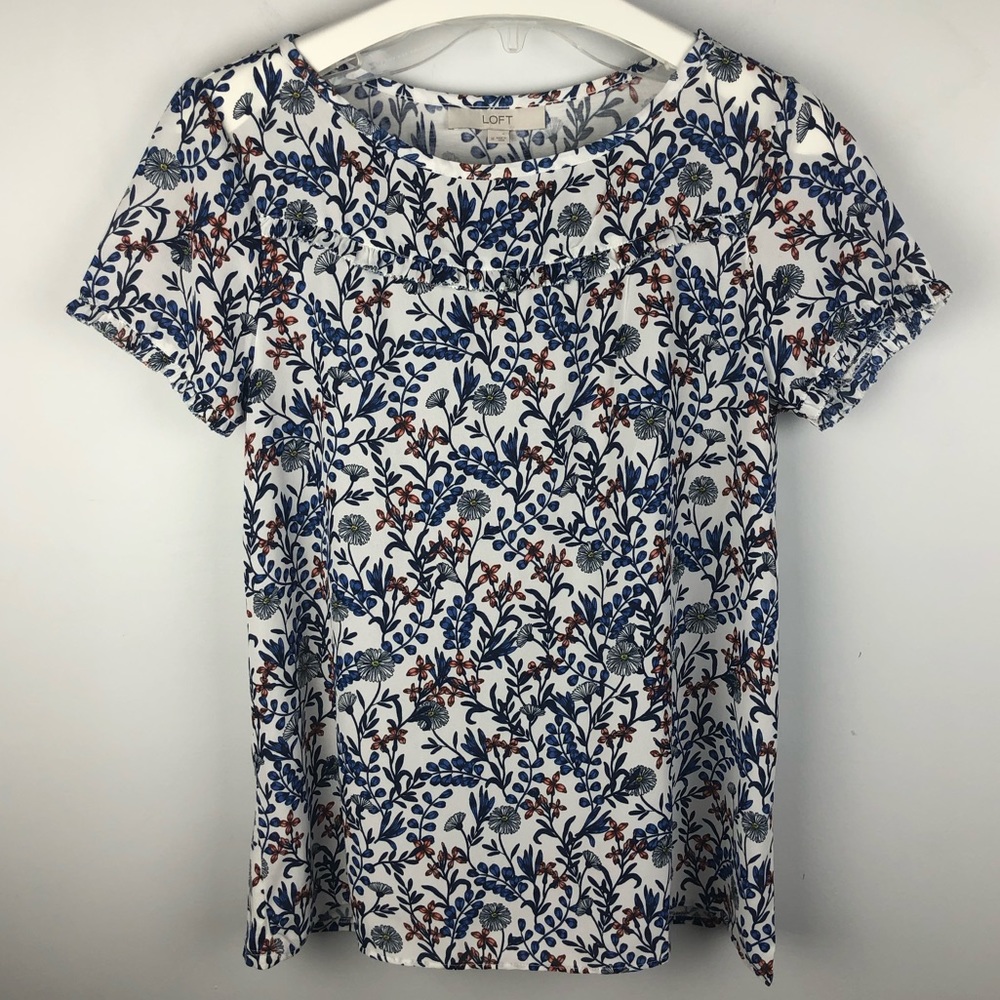 LOFT Blue and White Floral Short Sleeve Top